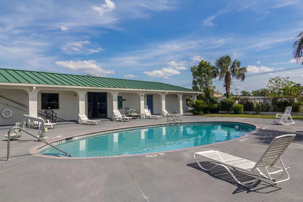 Motel 6 Waycross Eksteriør billede