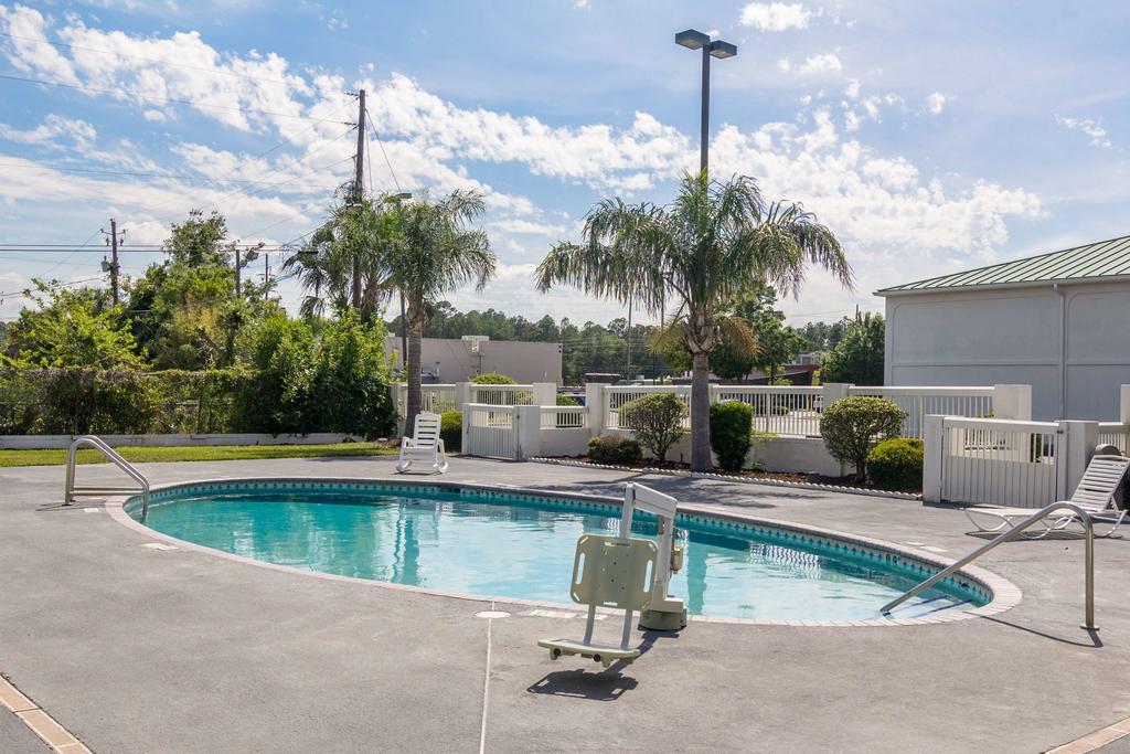 Motel 6 Waycross Eksteriør billede