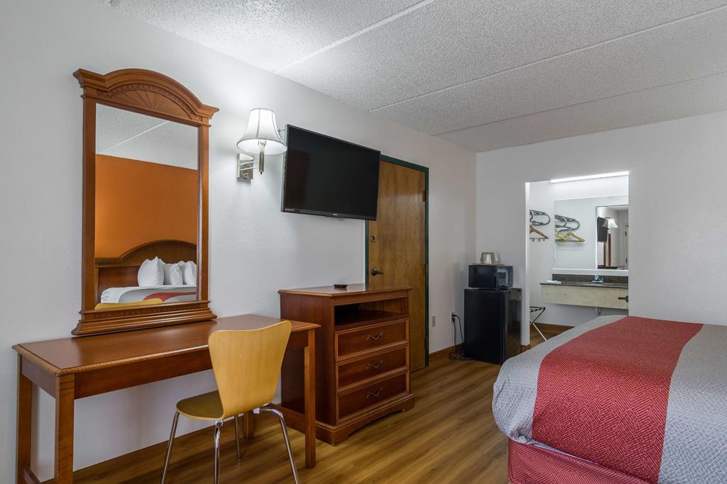 Motel 6 Waycross Eksteriør billede