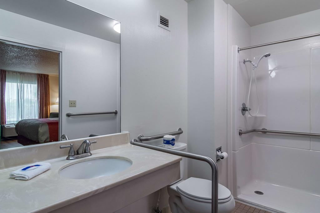 Motel 6 Waycross Eksteriør billede